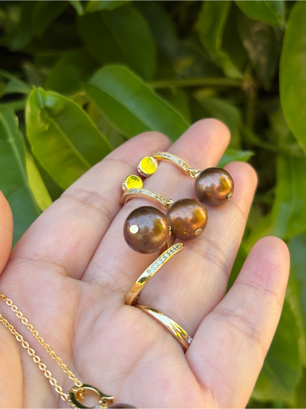 Nail Design Freshwater Pearl Set - in Brown/Necklace, Ring&Earrings- Gold plated - Picture 4 of 5